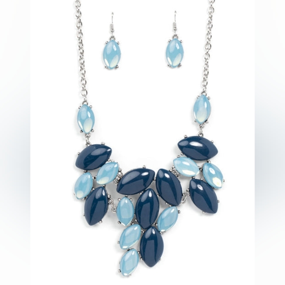 Paparazzi: Date Night Nouveau, Blue - Picture 1 of 4